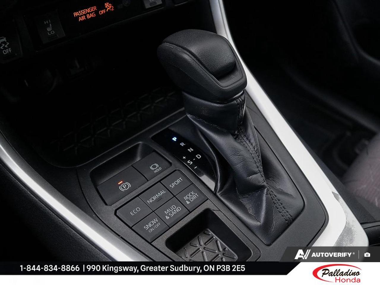 2019 Toyota RAV4 LE Photo
