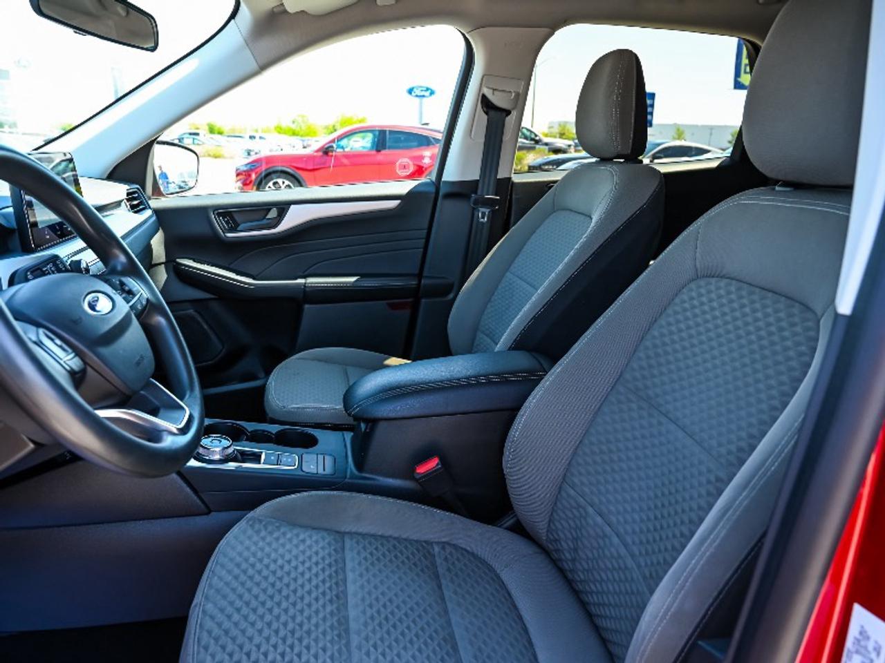 2022 Ford Escape SE Hybrid Photo