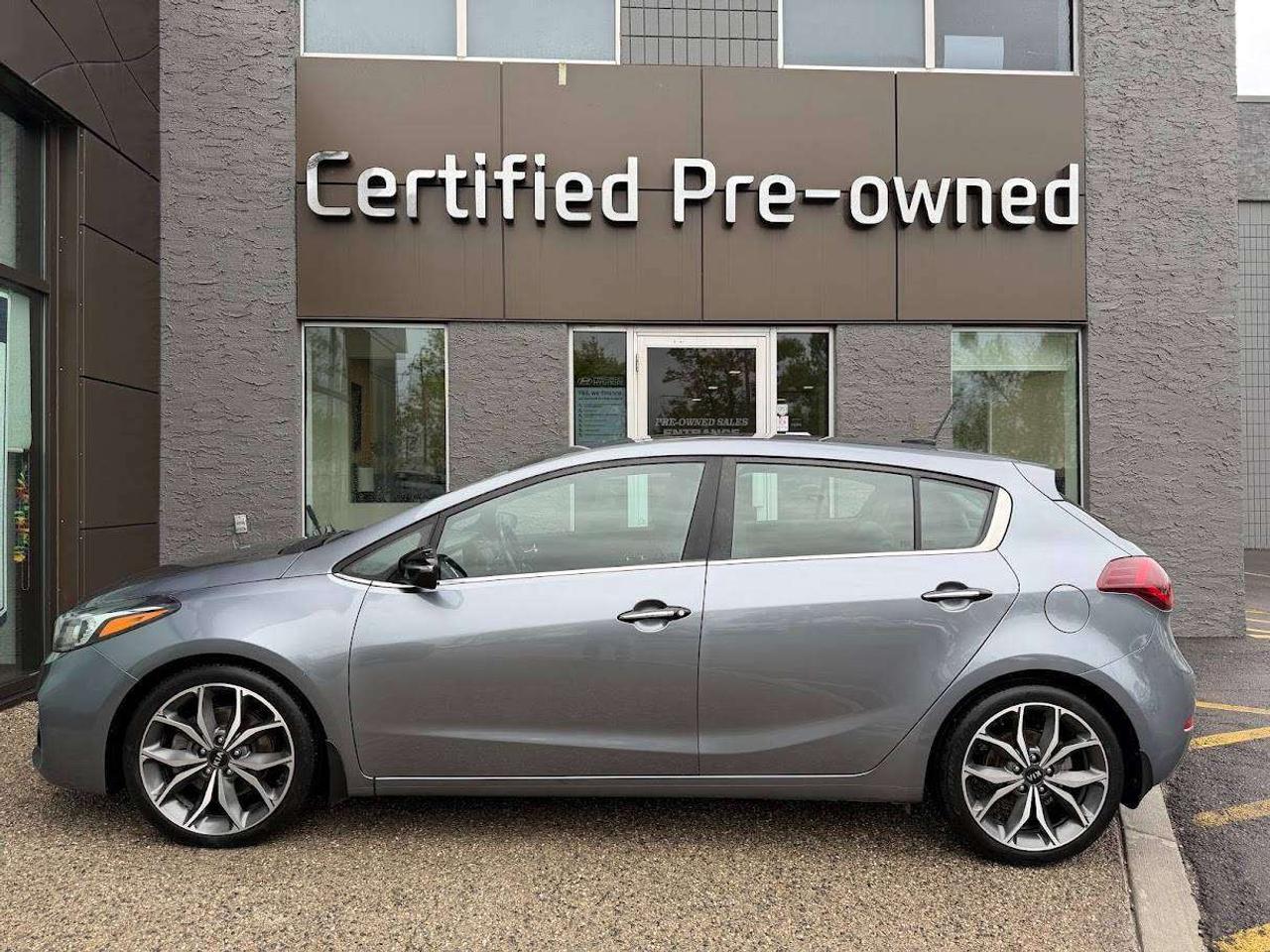 Used 2017 Kia Forte SX w/ TURBO / LEATHER / SUNROOF for sale in Calgary, AB