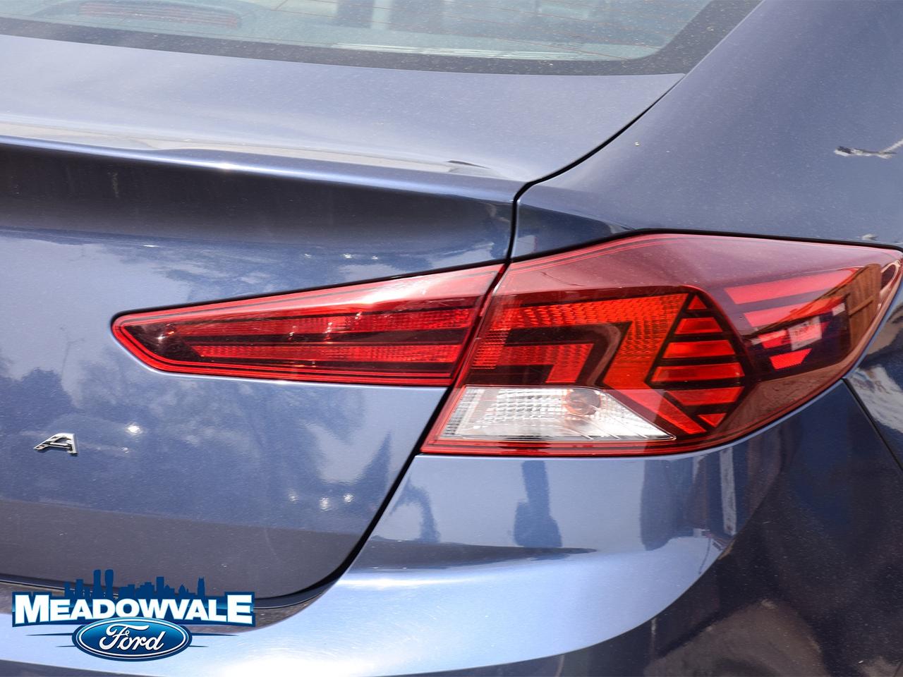 2019 Hyundai Elantra Luxury Photo