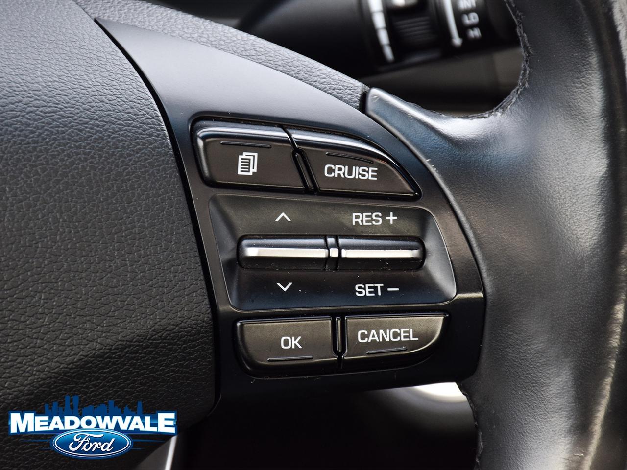 2019 Hyundai Elantra Luxury Photo