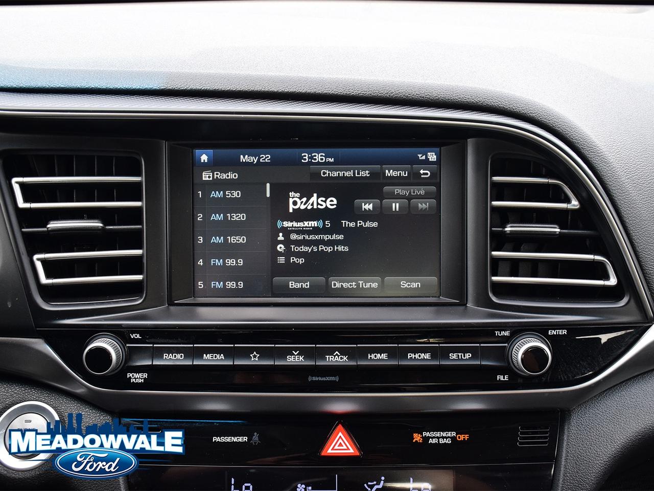 2019 Hyundai Elantra Luxury Photo
