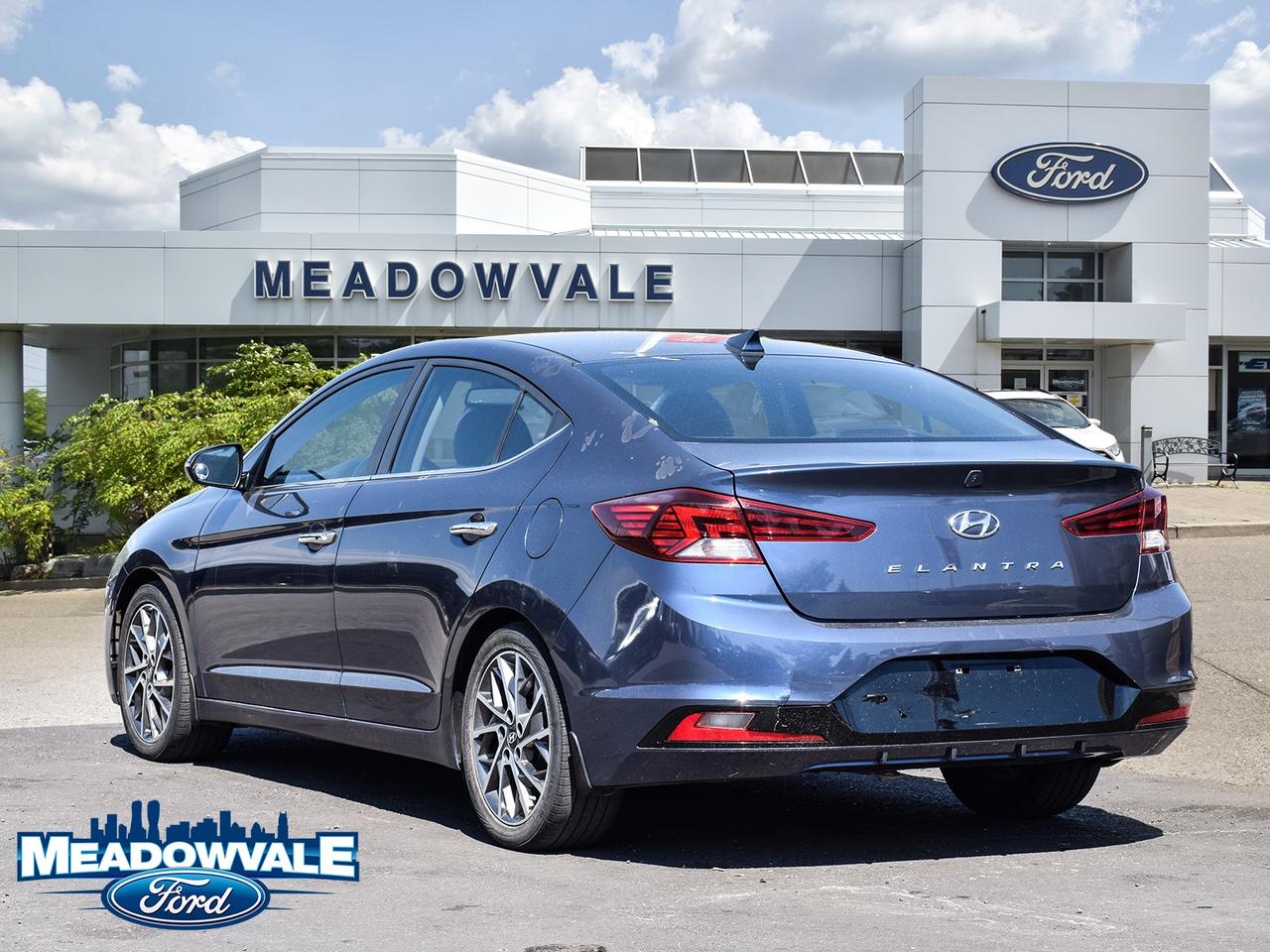 2019 Hyundai Elantra Luxury Photo