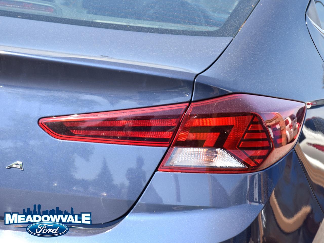 2019 Hyundai Elantra Luxury Photo