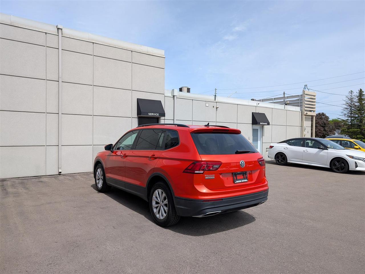 2018 Volkswagen Tiguan TRENDLINE - CARPLAY - HTD SEATS - REV CAM Photo2
