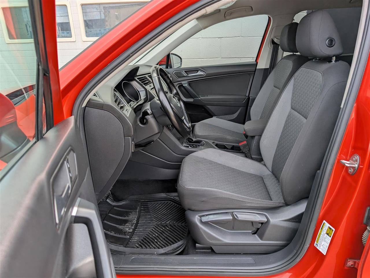 2018 Volkswagen Tiguan TRENDLINE - CARPLAY - HTD SEATS - REV CAM Photo