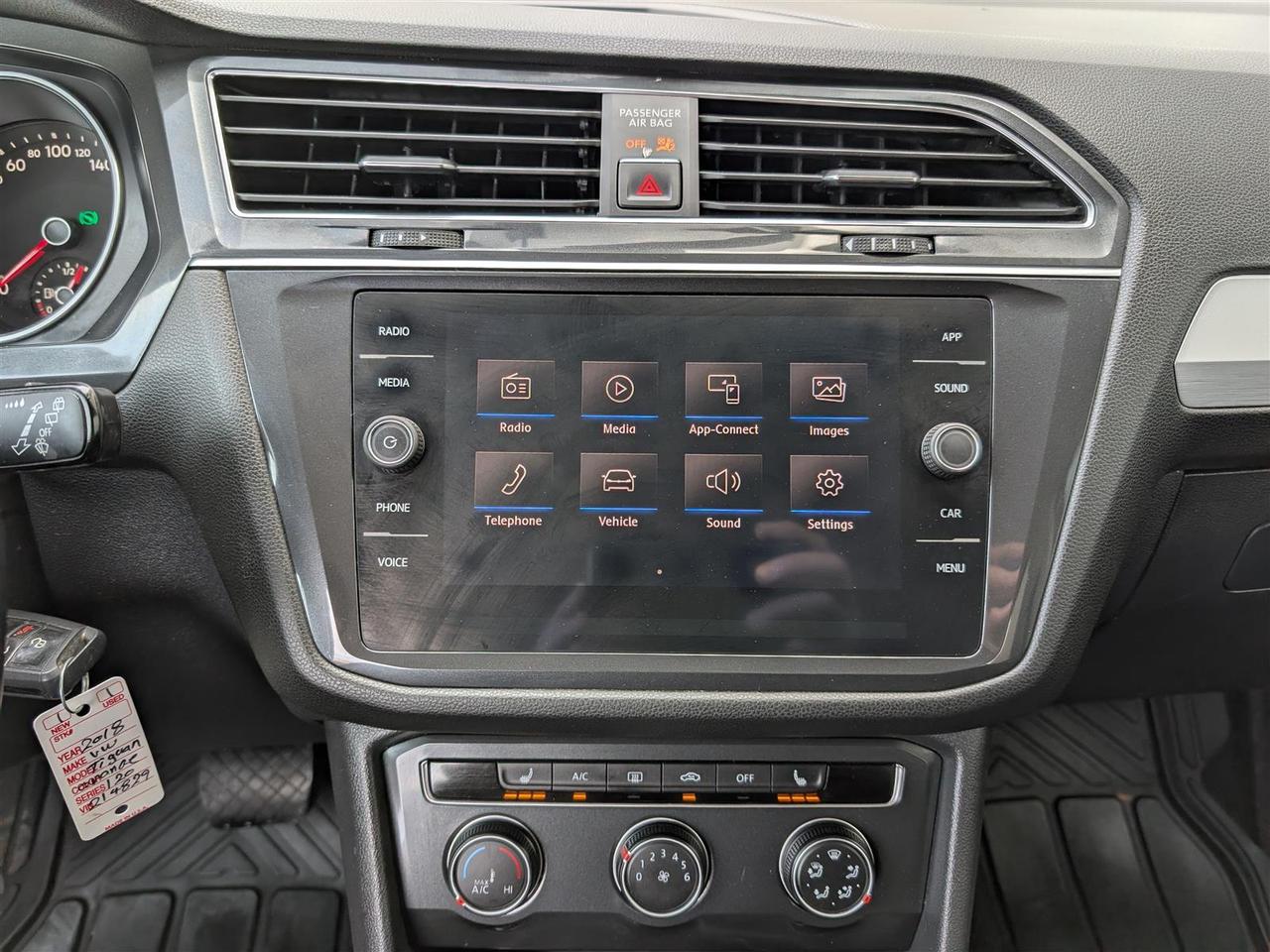 2018 Volkswagen Tiguan TRENDLINE - CARPLAY - HTD SEATS - REV CAM Photo