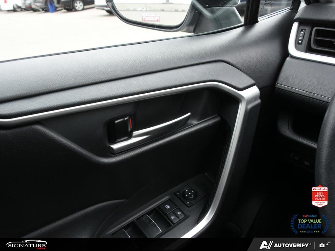2024 Toyota RAV4 XLE AWD No Accident Sunroof Carplay BSM Photo