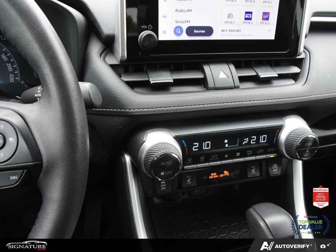 2024 Toyota RAV4 XLE AWD No Accident Sunroof Carplay BSM Photo