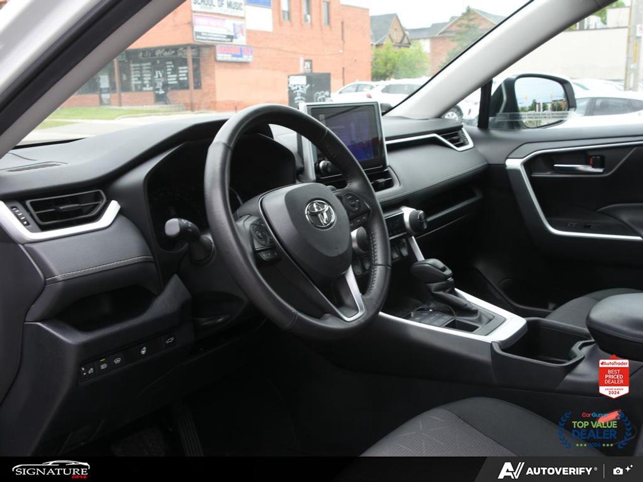 2024 Toyota RAV4 XLE AWD No Accident Sunroof Carplay BSM Photo