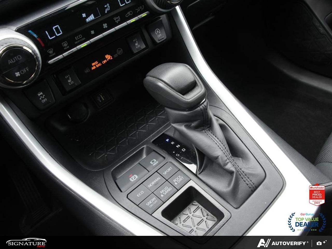 2024 Toyota RAV4 XLE AWD No Accident Sunroof Carplay BSM Photo