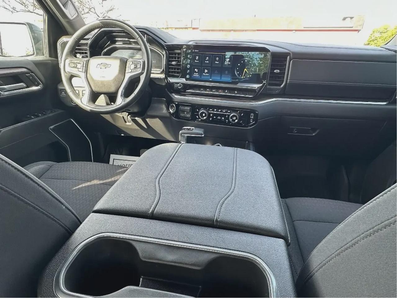 2024 Chevrolet Silverado 1500 RST Z71 Photo