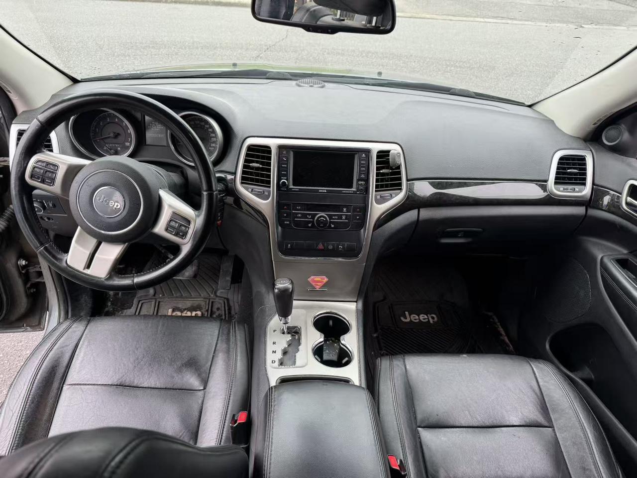 2012 Jeep Grand Cherokee 4WD 4Dr Laredo Photo