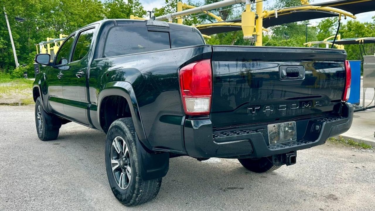 2017 Toyota Tacoma * 4X4 * NO ACCIDENTS " Photo3