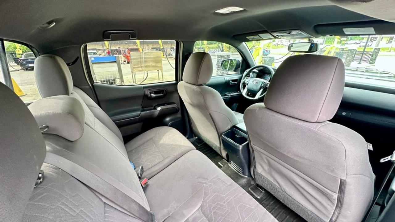2017 Toyota Tacoma * 4X4 * NO ACCIDENTS " Photo