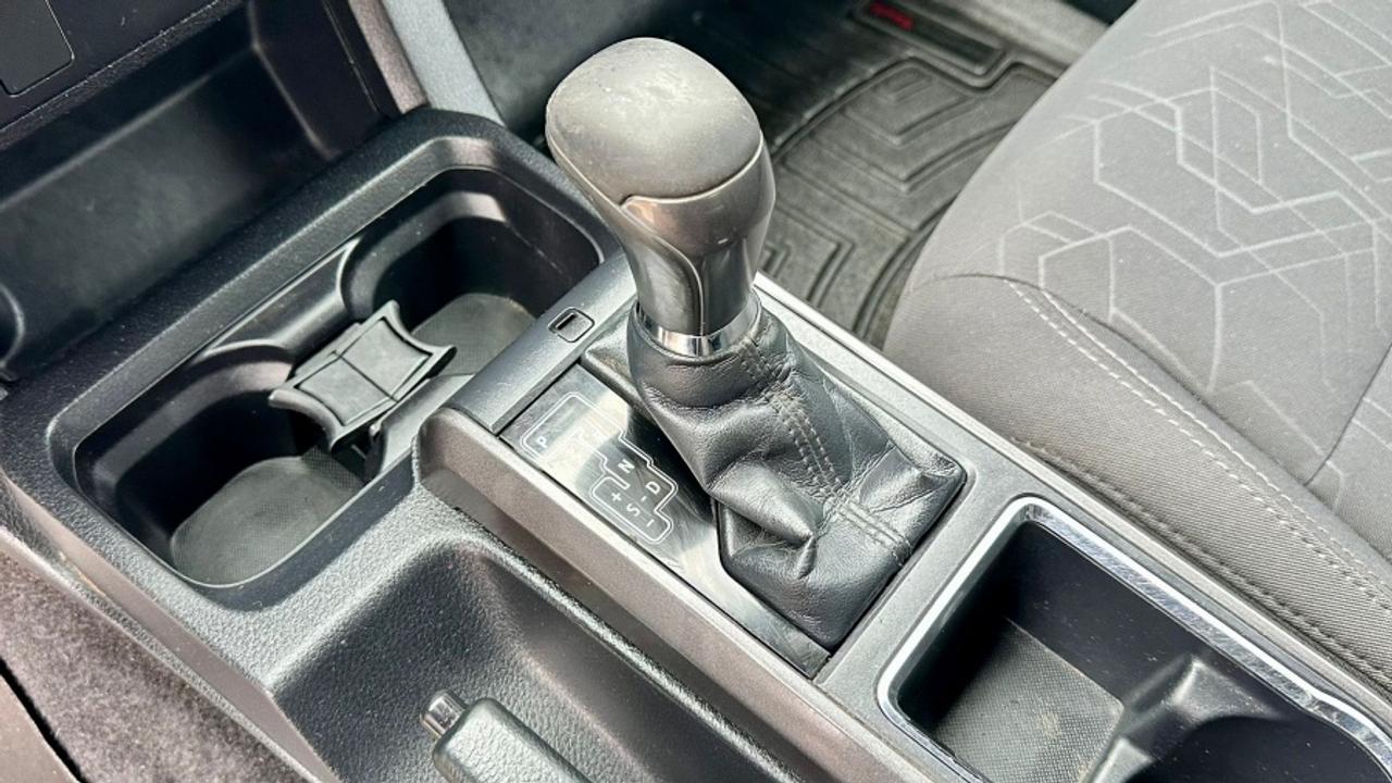 2017 Toyota Tacoma * 4X4 * NO ACCIDENTS " Photo