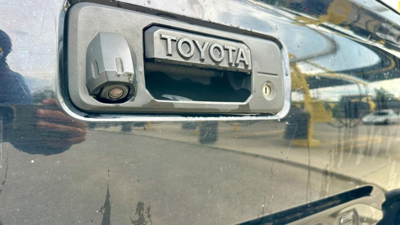 2017 Toyota Tacoma * 4X4 * NO ACCIDENTS " Photo