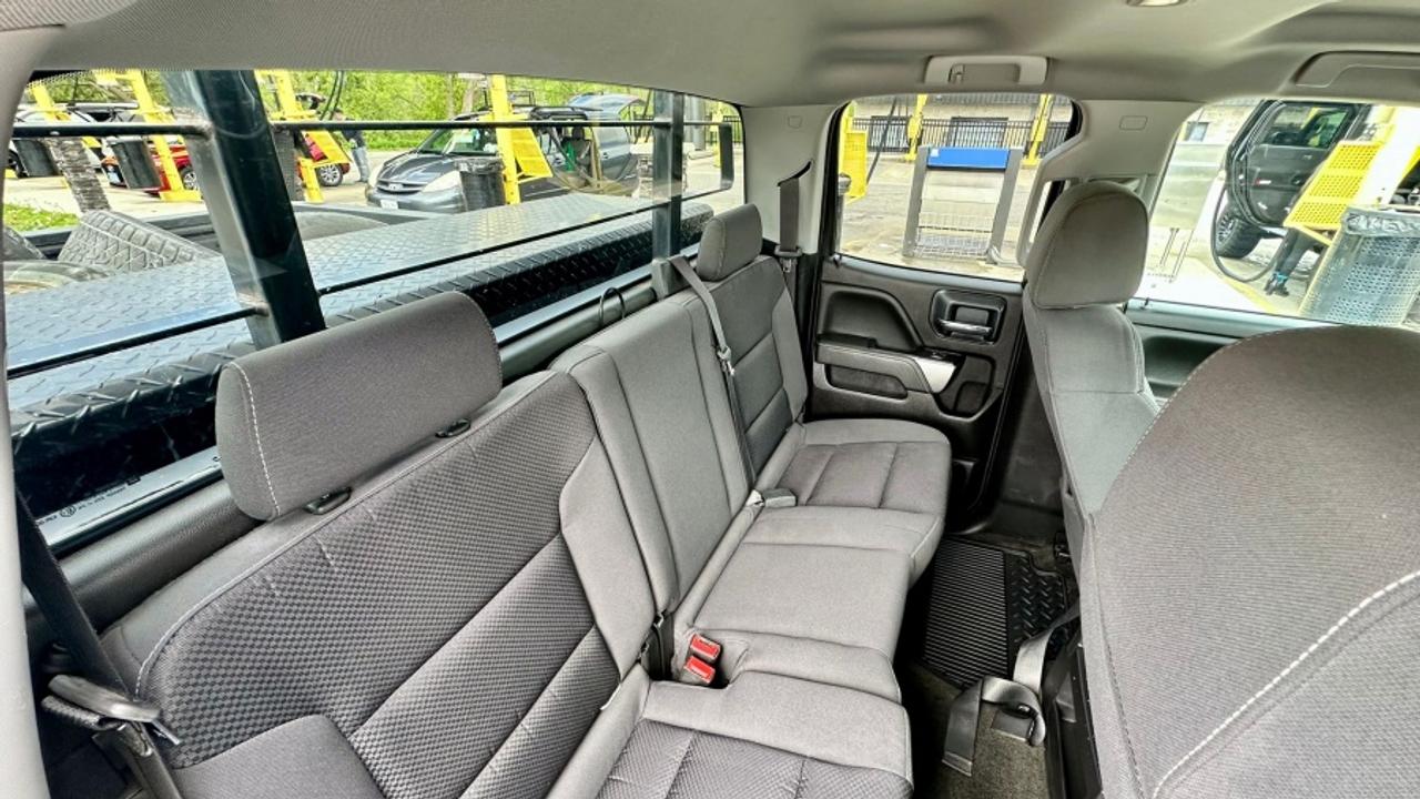 2018 Chevrolet Silverado 1500 MINT CONDITION LT Photo