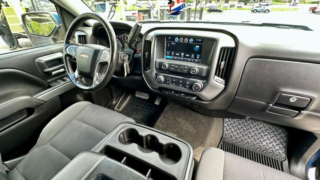 2018 Chevrolet Silverado 1500 MINT CONDITION LT Photo