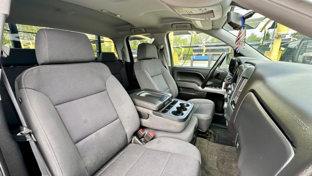 2018 Chevrolet Silverado 1500 MINT CONDITION LT Photo
