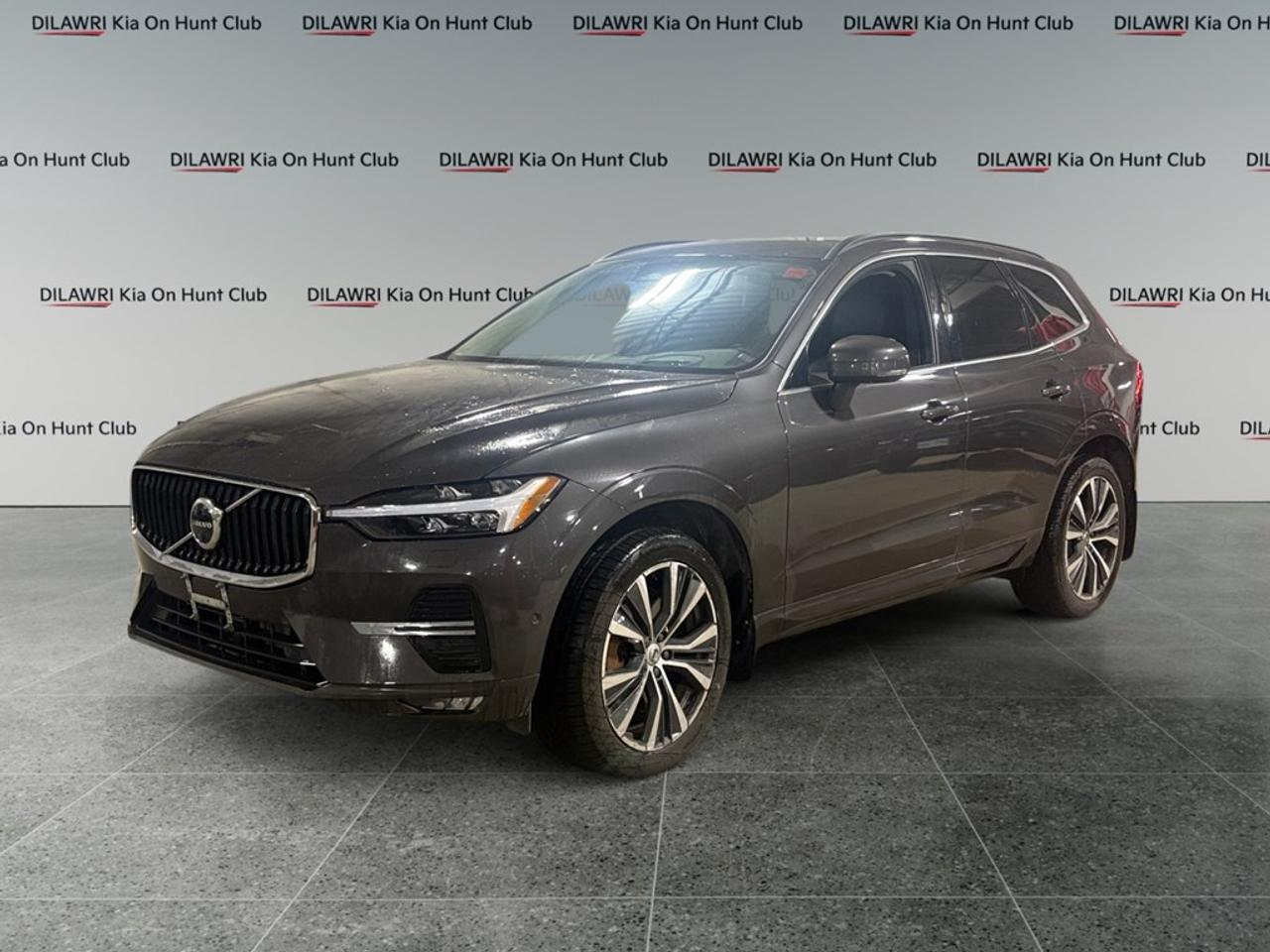 Used 2022 Volvo XC60 B6 AWD Momentum for sale in Nepean, ON