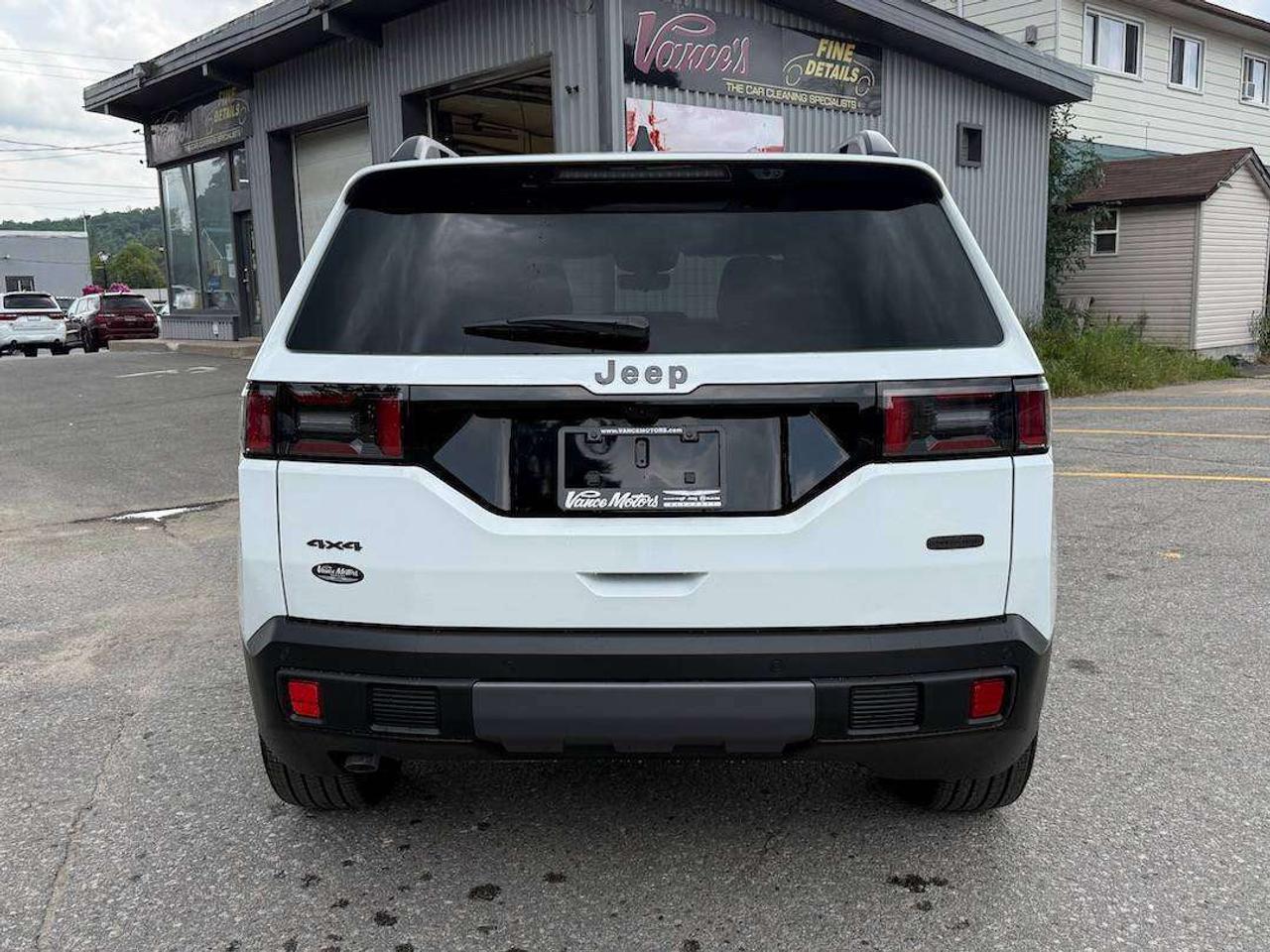 2026 Jeep Cherokee Overland 4x4 Photo
