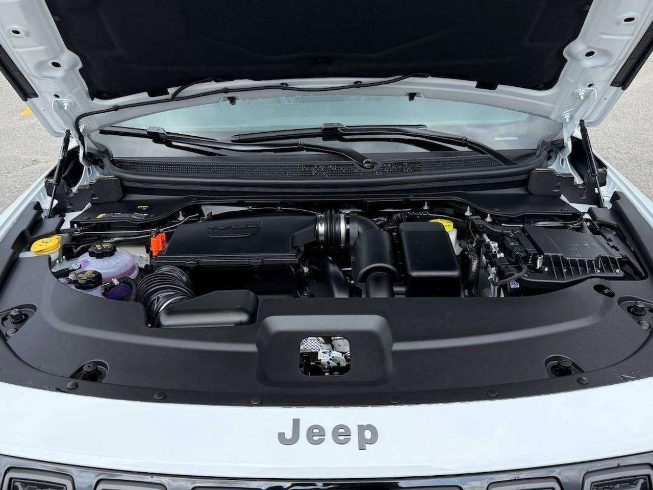 2026 Jeep Cherokee Overland 4x4 Photo