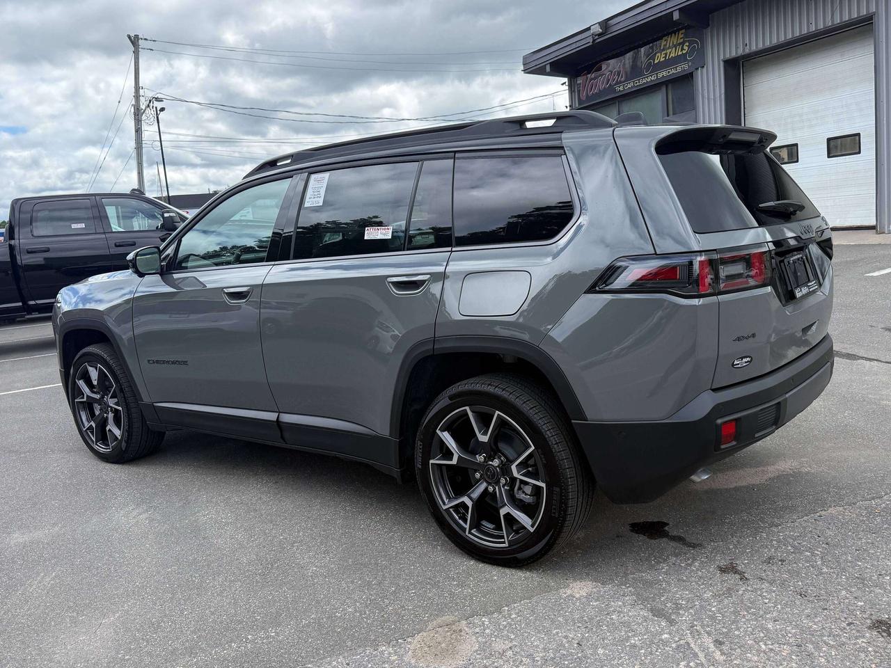 2026 Jeep Cherokee Overland 4x4 Photo