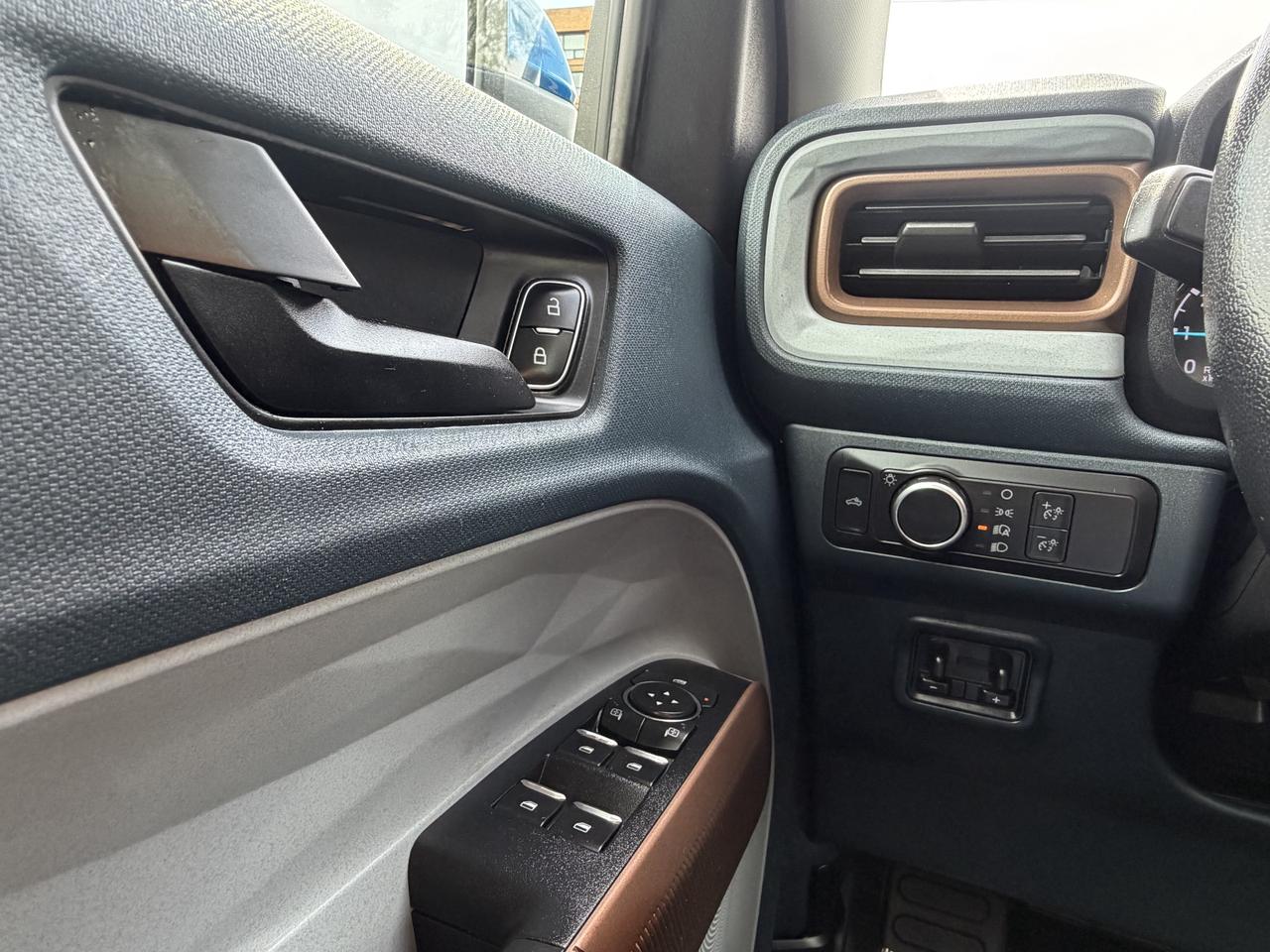 2022 Ford Maverick Lariat AWD SuperCrew Photo