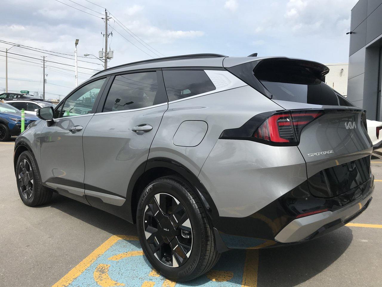 2026 Kia Sportage EX Premium Pkg.   Clean Carfax   No Accidents Photo2