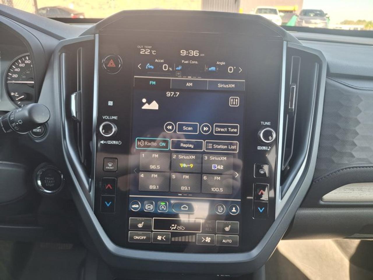 2025 Subaru Forester Limited AWD | Leather | Sunroof | Nav | Harman Kardon Audio | Heated Wheel + seats | and More ! Photo
