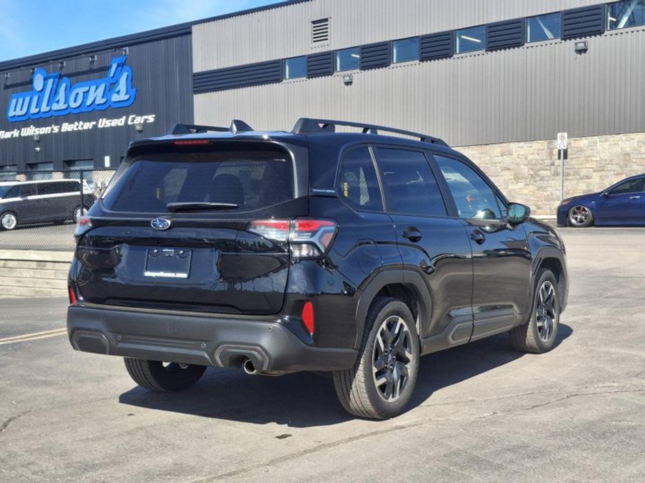 2025 Subaru Forester Limited AWD | Leather | Sunroof | Nav | Harman Kardon Audio | Heated Wheel + seats | and More ! Photo