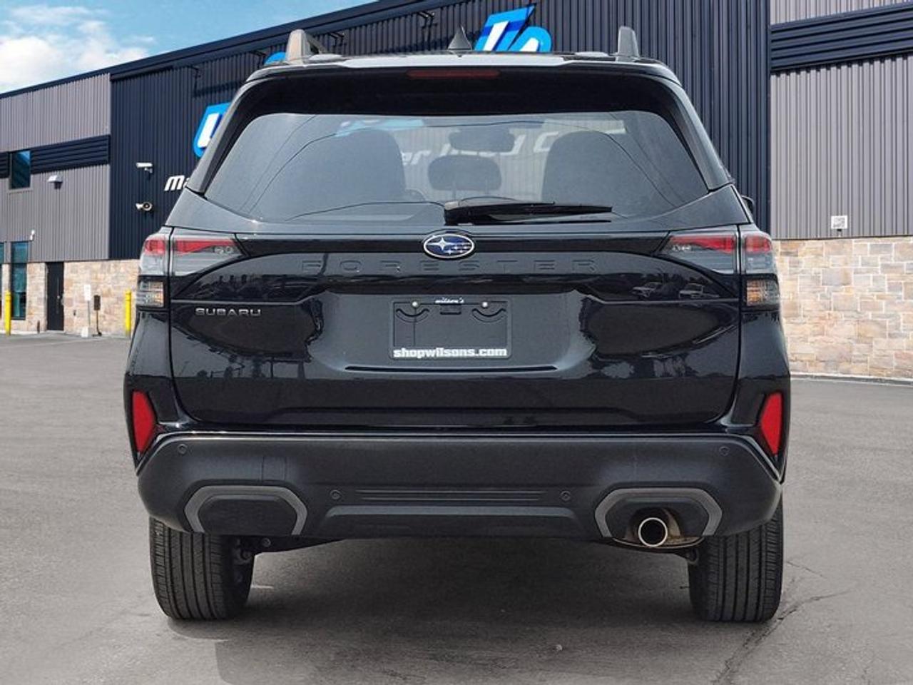 2025 Subaru Forester Limited AWD | Leather | Sunroof | Nav | Harman Kardon Audio | Heated Wheel + seats | and More ! Photo3