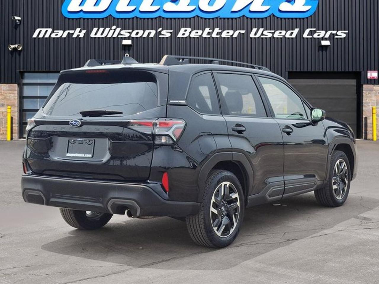 2025 Subaru Forester Limited AWD | Leather | Sunroof | Nav | Harman Kardon Audio | Heated Wheel + seats | and More ! Photo