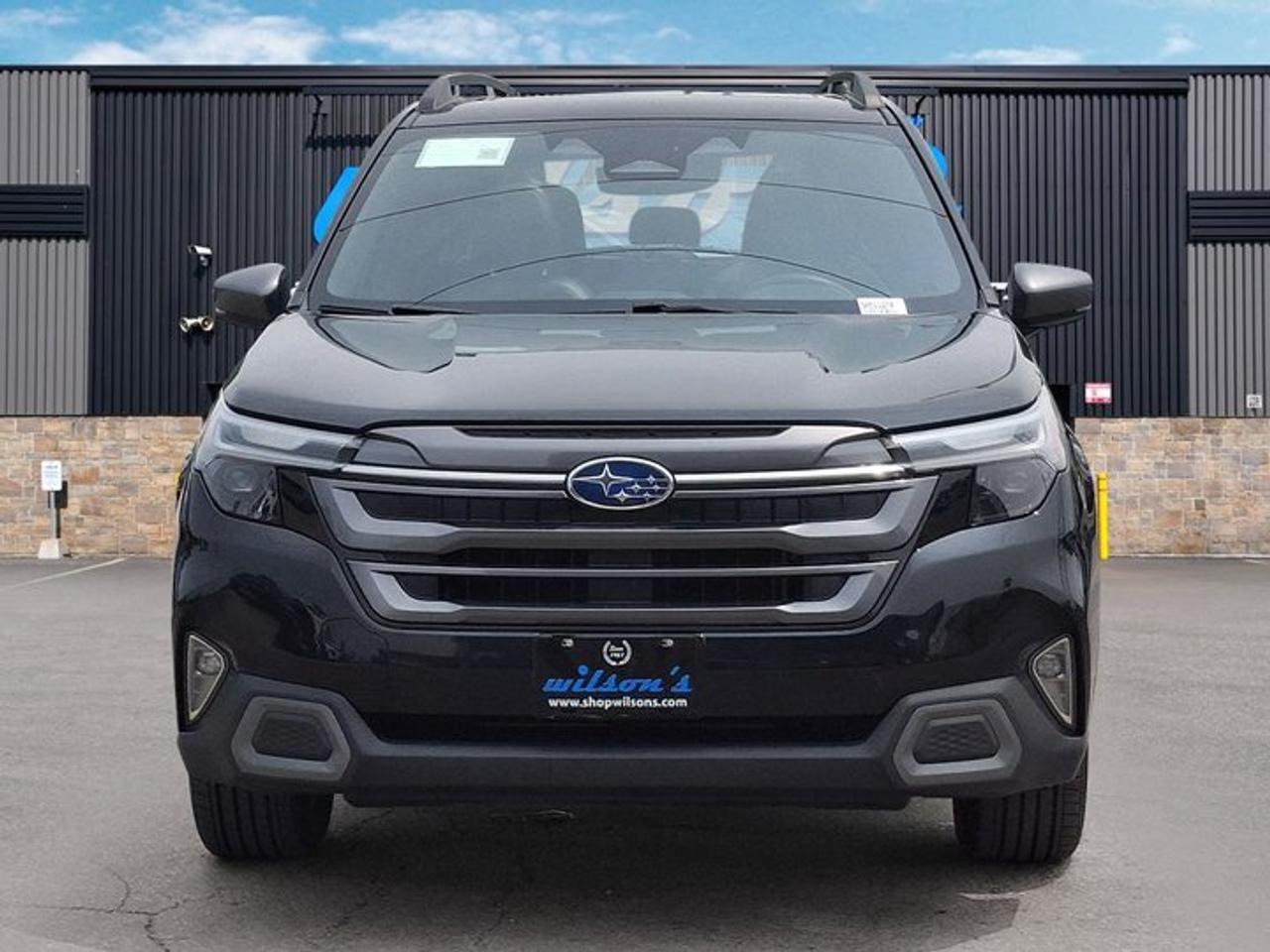 2025 Subaru Forester Limited AWD | Leather | Sunroof | Nav | Harman Kardon Audio | Heated Wheel + seats | and More ! Photo