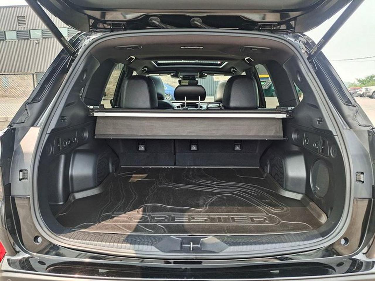2025 Subaru Forester Limited AWD | Leather | Sunroof | Nav | Harman Kardon Audio | Heated Wheel + seats | and More ! Photo