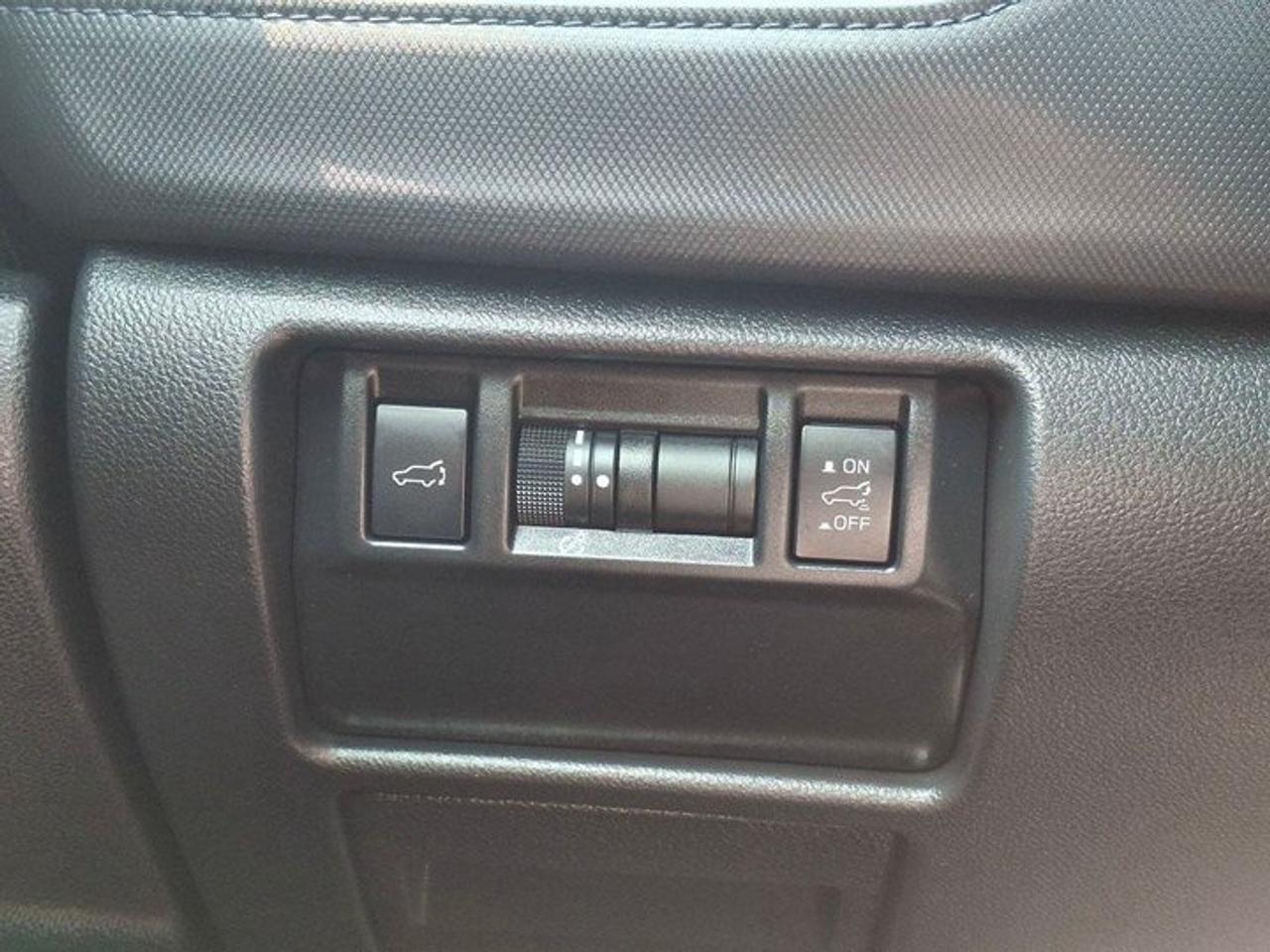 2025 Subaru Forester Limited AWD | Leather | Sunroof | Nav | Harman Kardon Audio | Heated Wheel + seats | and More ! Photo