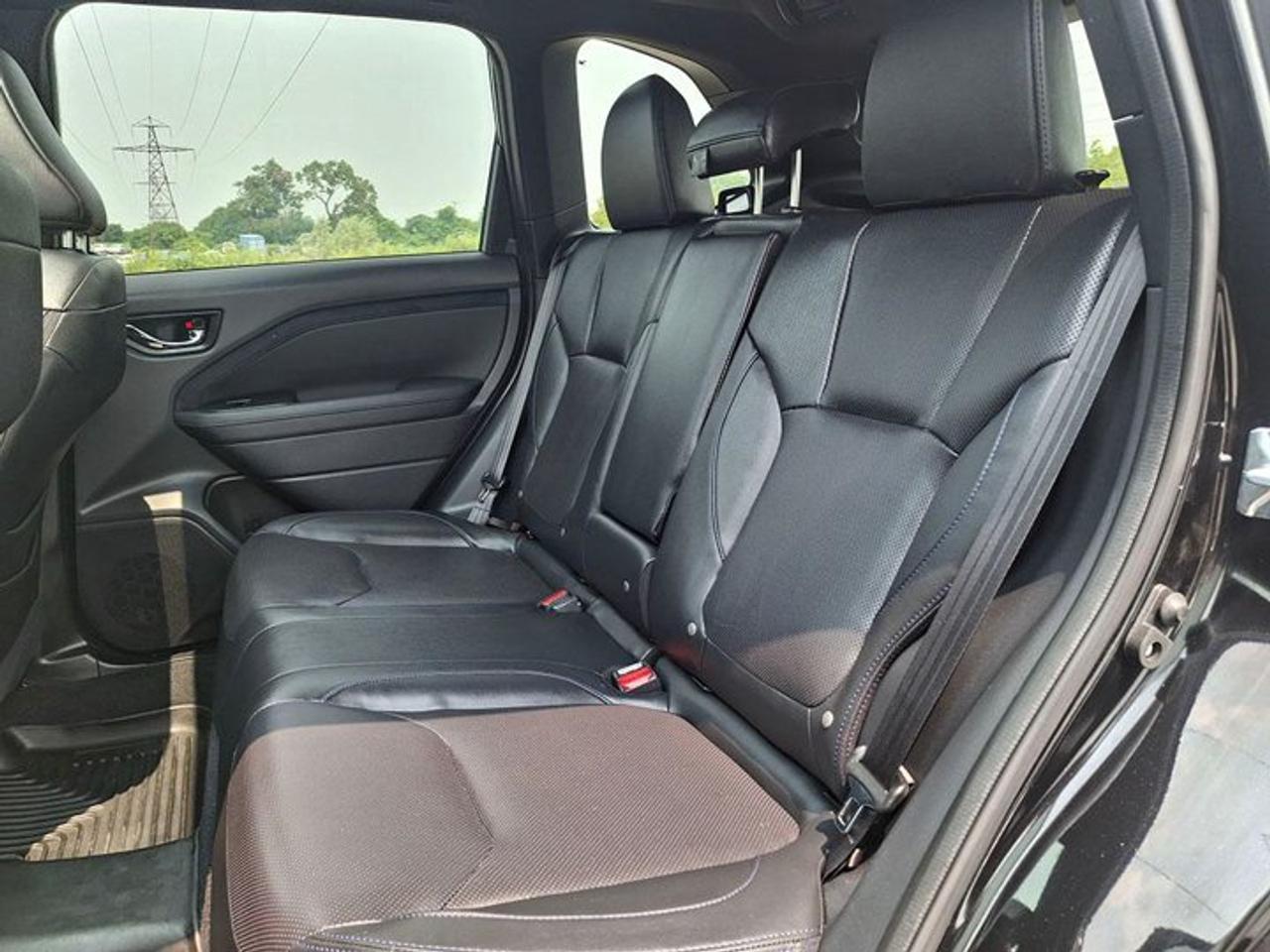 2025 Subaru Forester Limited AWD | Leather | Sunroof | Nav | Harman Kardon Audio | Heated Wheel + seats | and More ! Photo