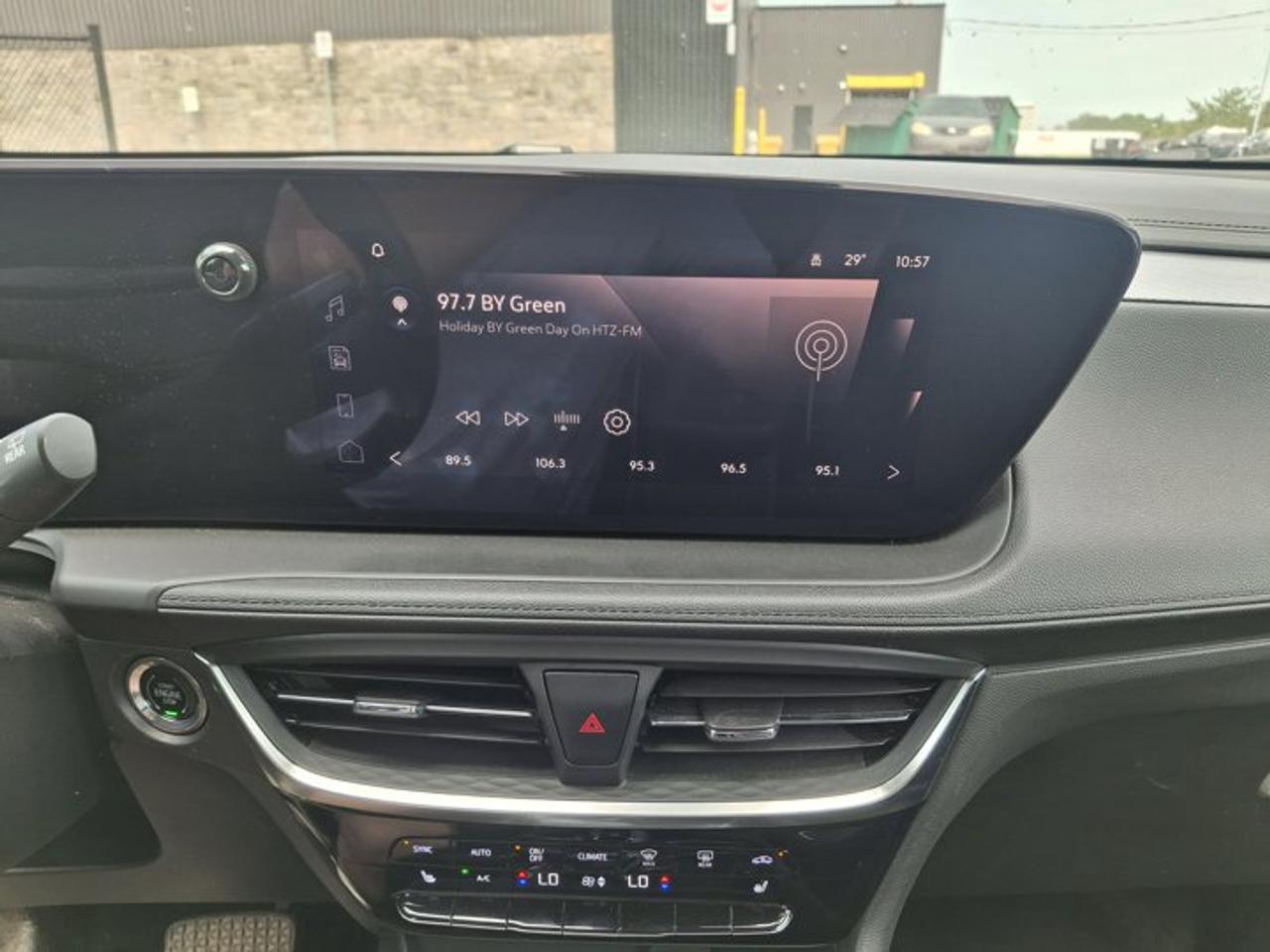 2024 Buick Encore GX Avenir AWD | Leather | Sunroof | 360 Camera | Adaptive Cruise | Heated Wheel + Seats | and More ! Photo
