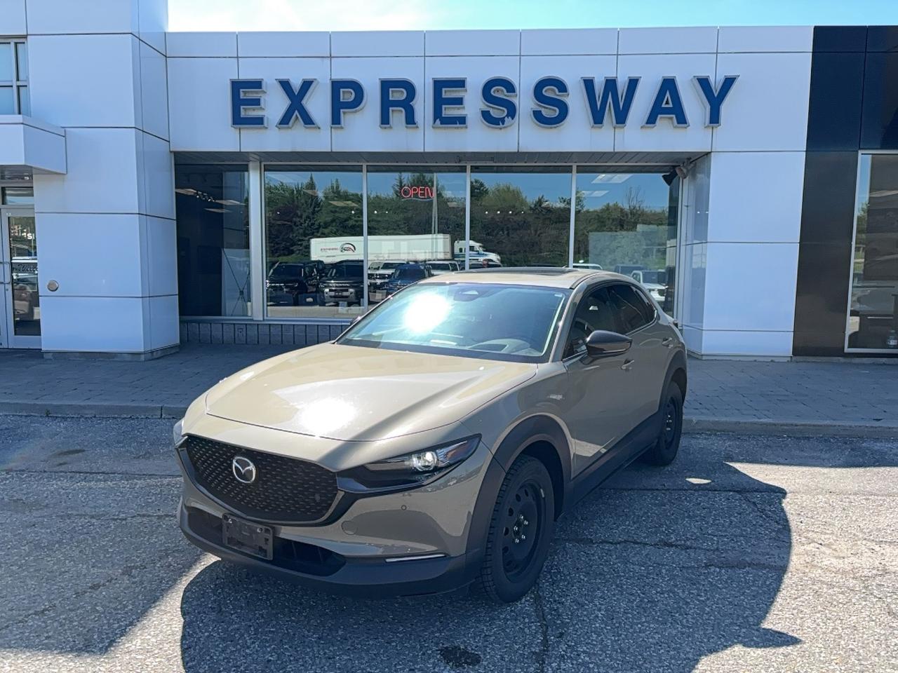 2024 Mazda CX-30 SUNA! LOCAL TRADE, LOADED! LIKE NEW! LEATHER, ROOF Photo0