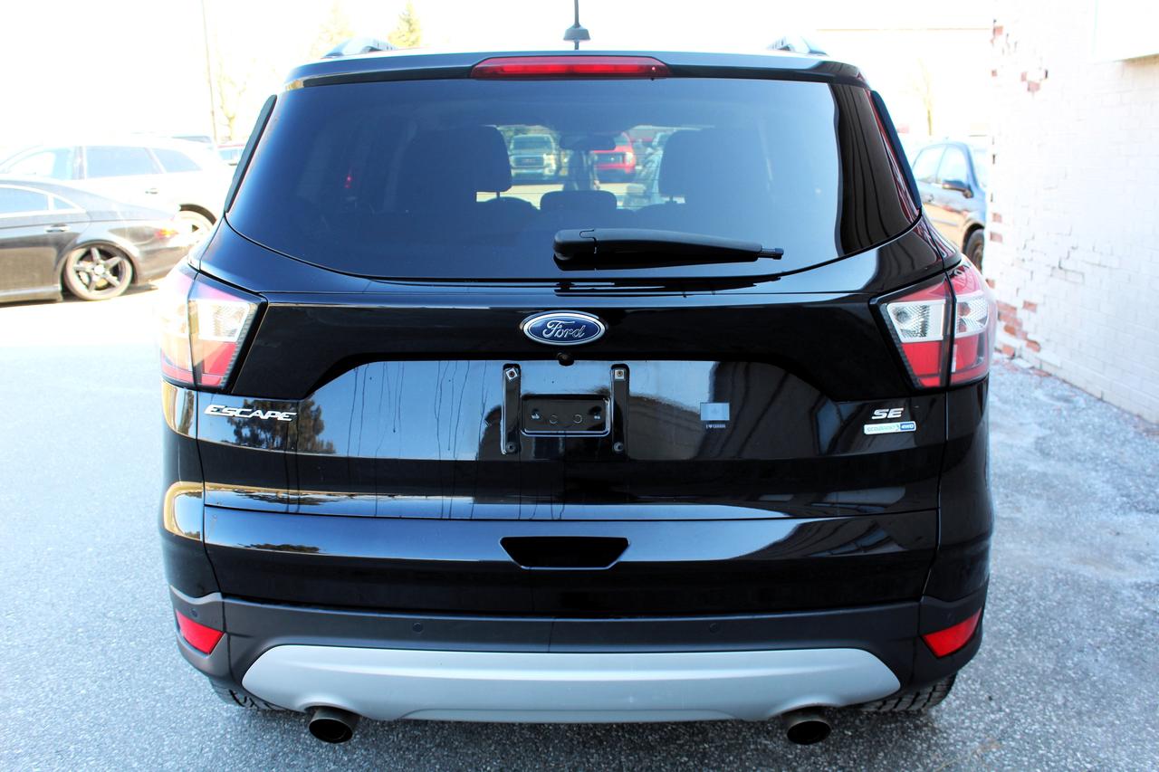 2017 Ford Escape SE Photo
