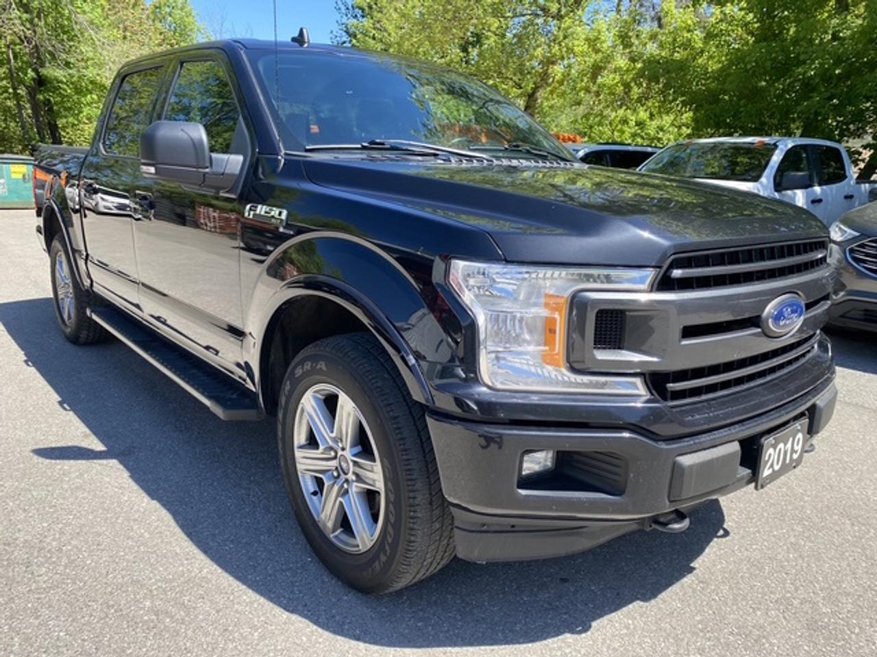 2019 Ford F-150 XLT CREW CAB SHORT BED 4WD Photo
