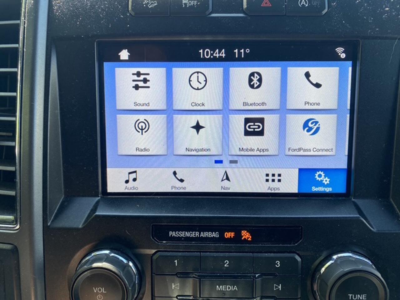 2019 Ford F-150 XLT CREW CAB SHORT BED 4WD Photo