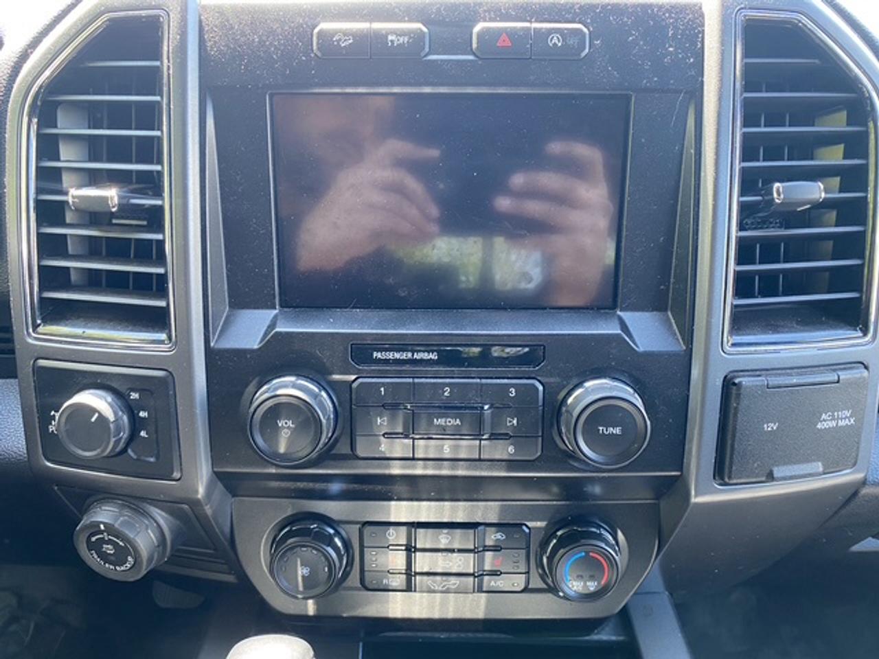 2019 Ford F-150 XLT CREW CAB SHORT BED 4WD Photo