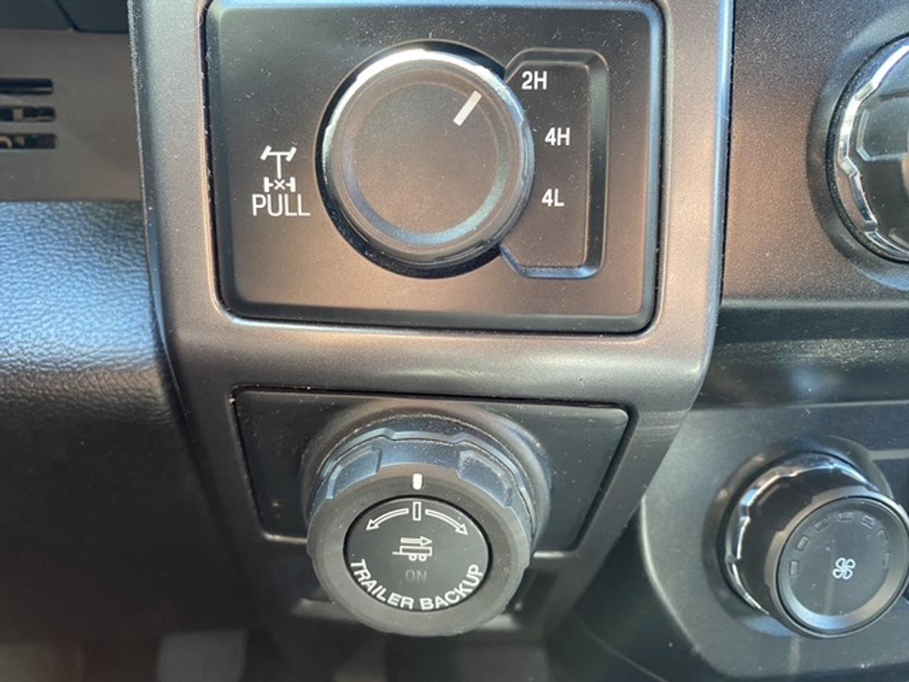 2019 Ford F-150 XLT CREW CAB SHORT BED 4WD Photo