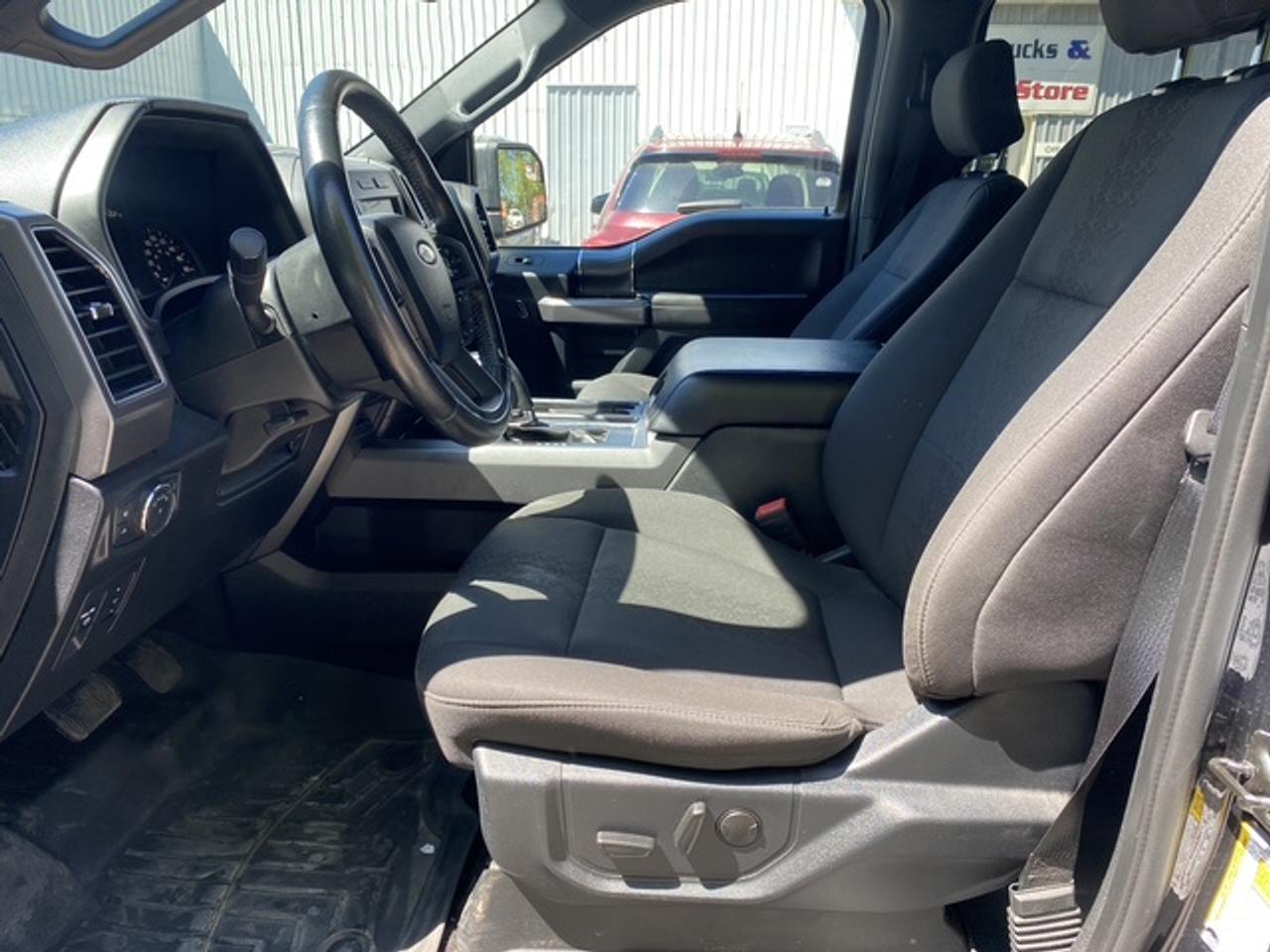 2019 Ford F-150 XLT CREW CAB SHORT BED 4WD Photo
