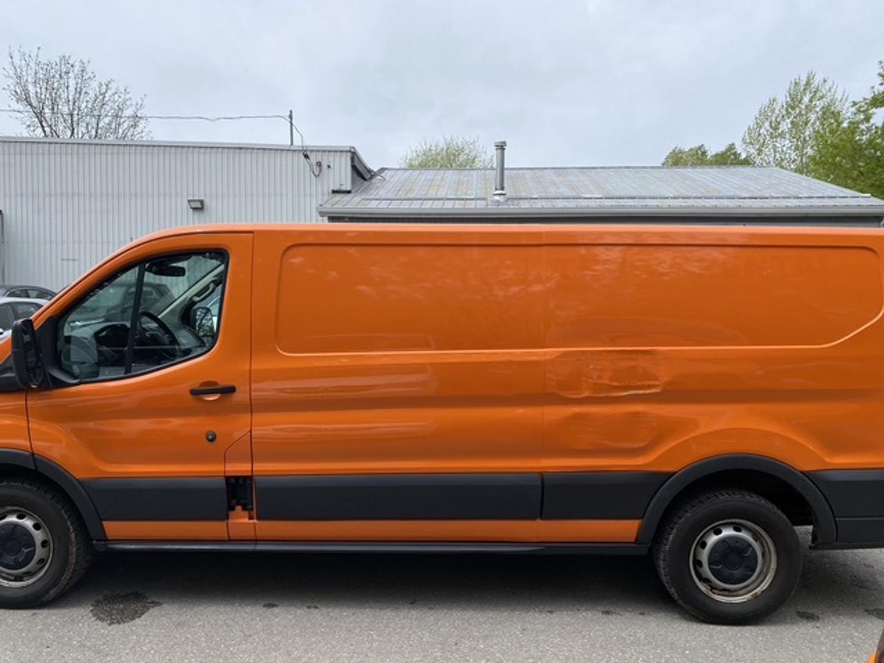 2017 Ford Transit VAN T-150 148" LOW RF 86 Photo