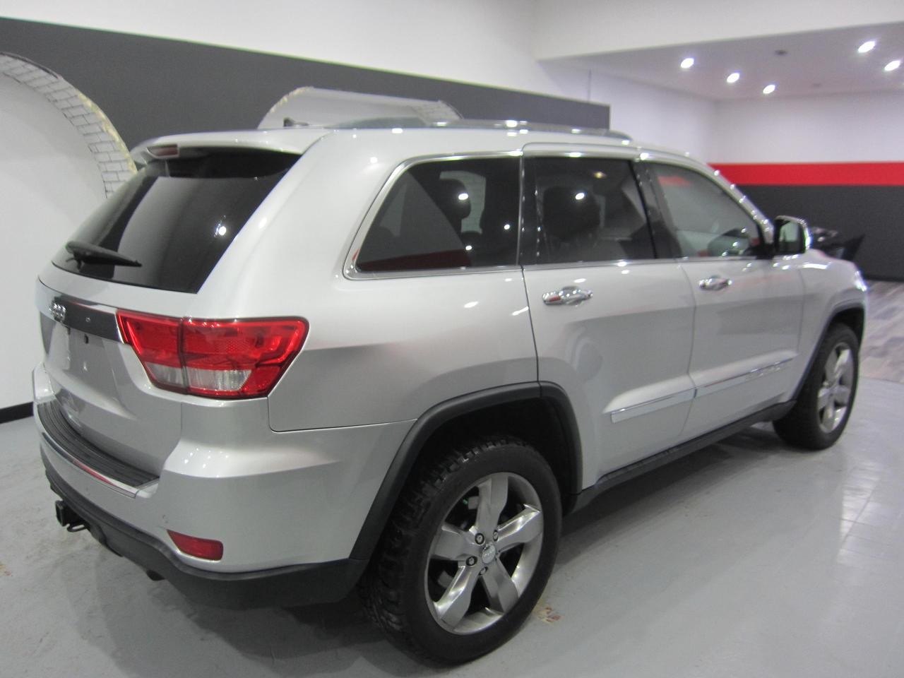 2011 Jeep Grand Cherokee Limited Photo