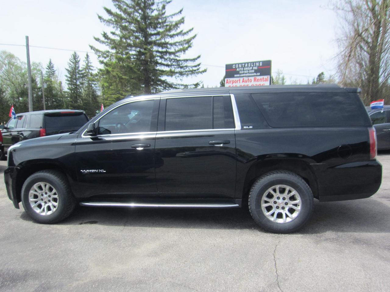 2016 GMC Yukon XL SLE Photo
