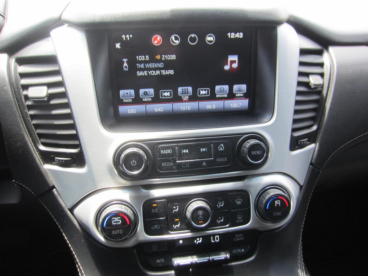 2016 GMC Yukon XL SLE Photo